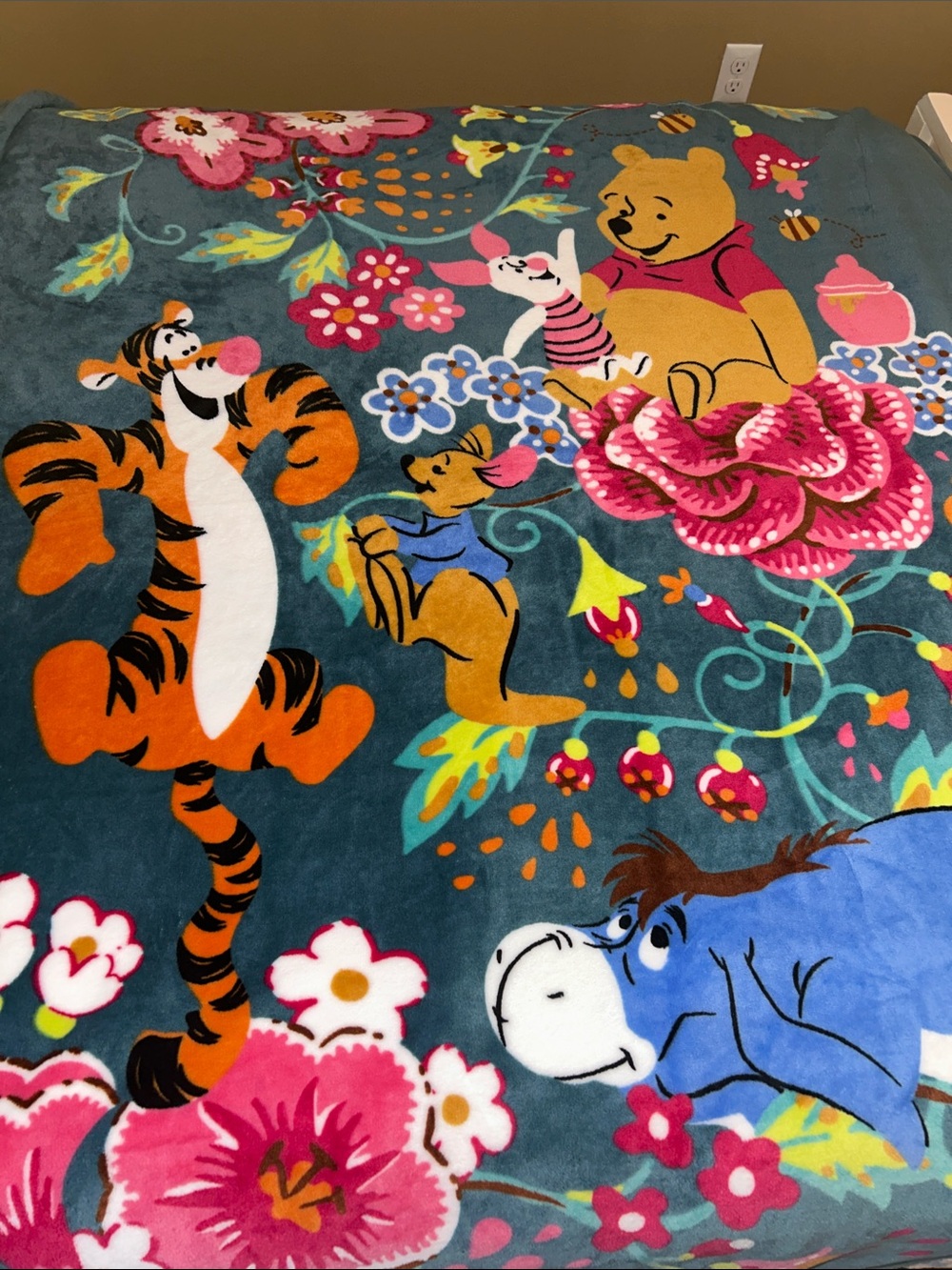 Vera Bradley Teal Floral Winnie the Pooh Throw Blanket 80”x50”